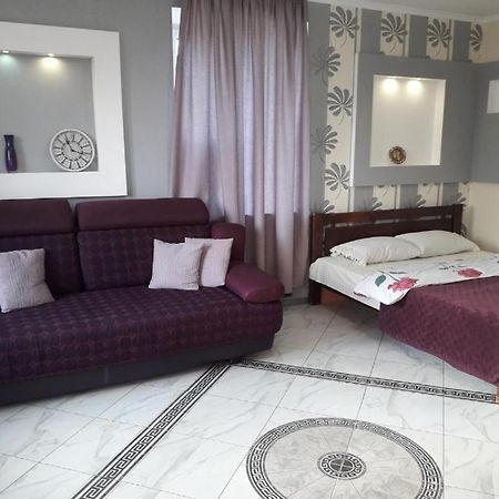 Apartment On 8 Marta Mikołajów Zewnętrze zdjęcie
